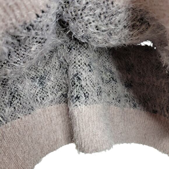 Candie's Pink Leopard Print Fuzzy Pullover Crewneck Sweater Women Sz XXL - Picture 4 of 8